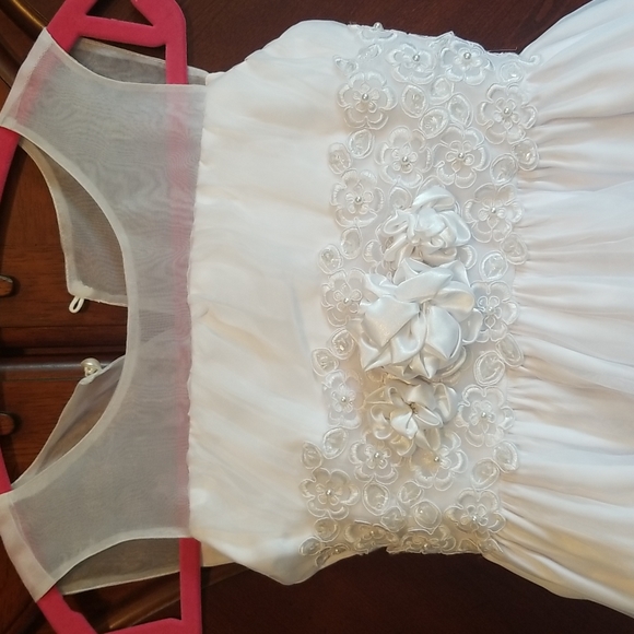 Girl's white formal dress - Picture 2 of 6